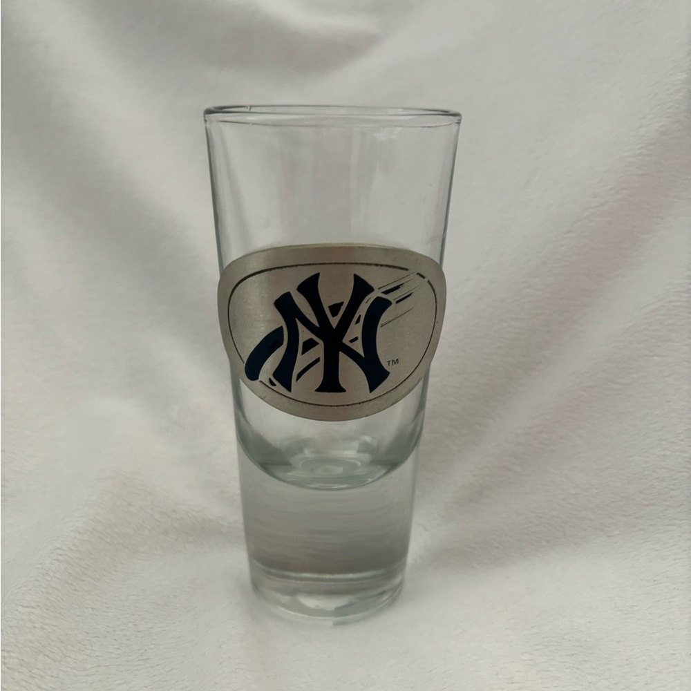 New York Yankees mega shot glass with pewter emblem